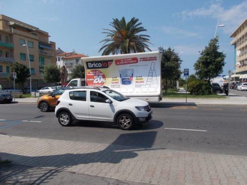 camion-vela-bricoio-livorno-media-pubblicita