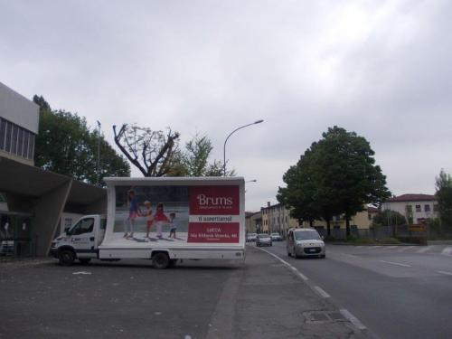 camion-vela-brums-lucca-media-pubblicita